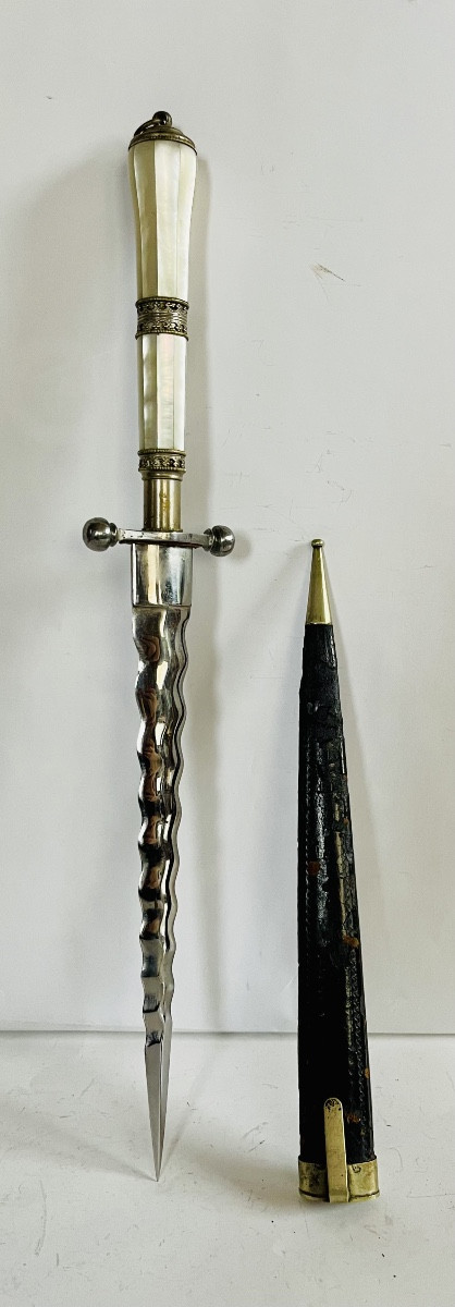 Large 19th-century Dagger 